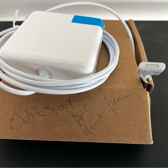 Apple Power Mac Adapter 45w for Mac Air for 11in -13in - Picture 6 of 6